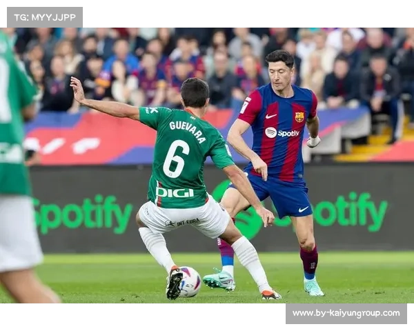 吉罗纳再度挑战巴萨三中卫体系能否延续奇迹引球迷热议期待